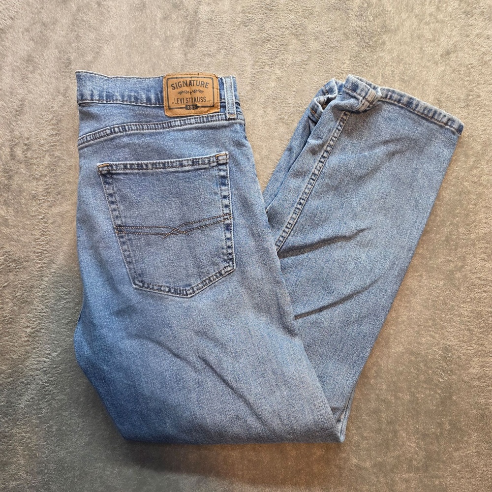 Signature Levi Strauss Jeans Mens 36x30 Blue Light Wash Regular Straight Denim